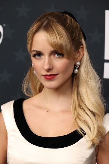 🔥 Mckenna grace  page leaked private photo uncensored full