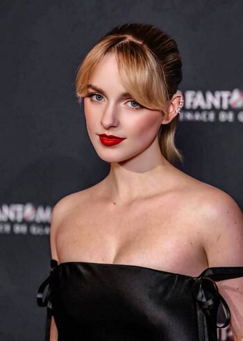 🔥 Mckenna grace  page leaked private photo uncensored full