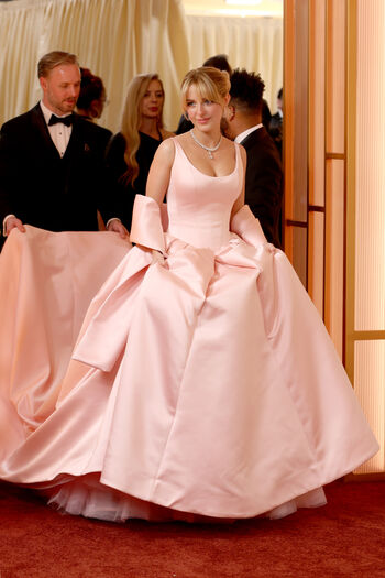 🔥 Mckenna grace  page leaked private photo uncensored full