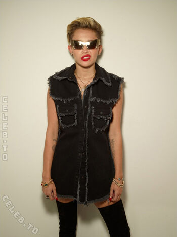 🔥 Miley cyrus leaked private photo uncensored full