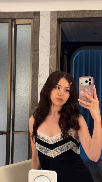 🔥 Pokimane  page leaked private photo uncensored full