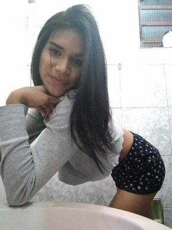 🔥 Reignepecania leaked private photo uncensored full