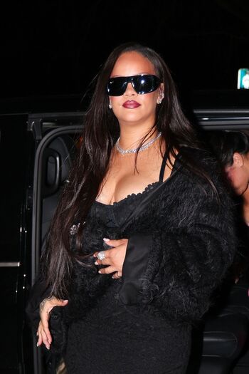 🔥 Rihanna  page leaked private photo uncensored full