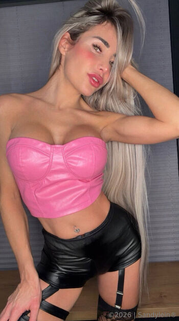 🔥 Sandyleinof  page leaked private photo uncensored full