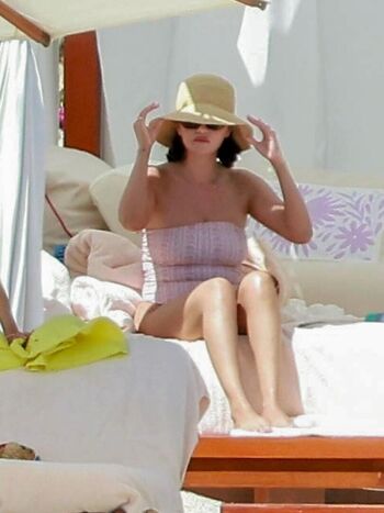 🔥 Selena gomez  page leaked private photo uncensored full