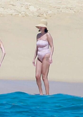 🔥 Selena gomez  page leaked private photo uncensored full