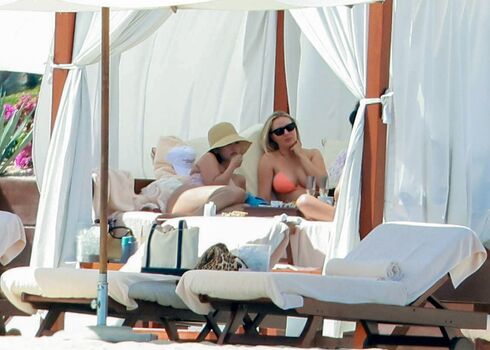 🔥 Selena gomez  page leaked private photo uncensored full