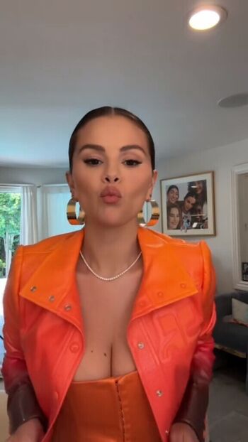 🔥 Selena gomez  page leaked private photo uncensored full