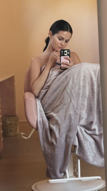 🔥 Selena gomez  page leaked private photo uncensored full