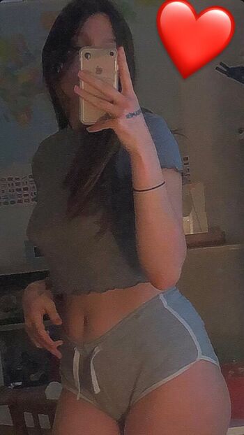 🔥 Sexy young mom leaked private photo uncensored full