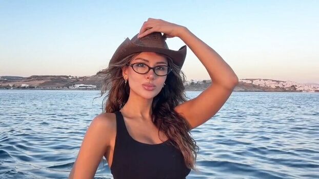 🔥 Sssniperwolf  page leaked private photo uncensored full