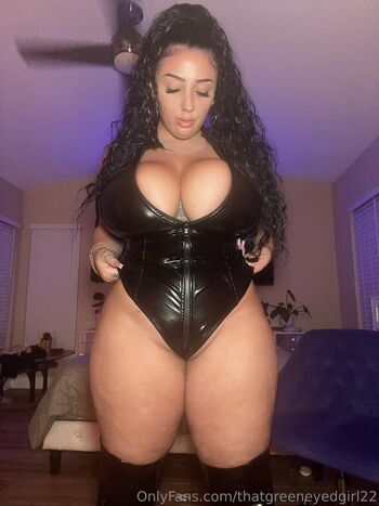 🔥 Thatgreeneyedgirl leaked private photo uncensored full