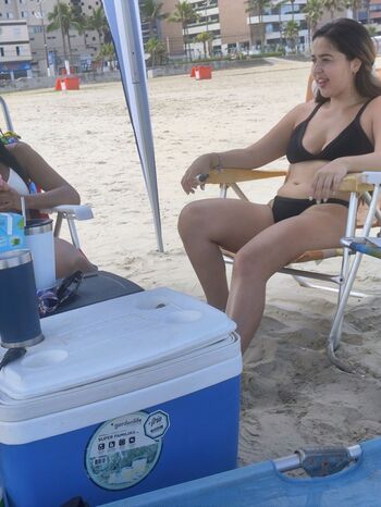 🔥 Women in bikinis page leaked private photo uncensored full