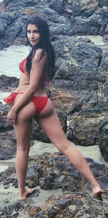 🔥 Women in bikinis leaked private photo uncensored full