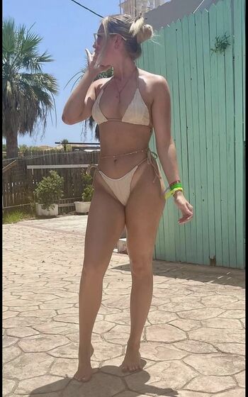 🔥 Women in bikinis leaked private photo uncensored full